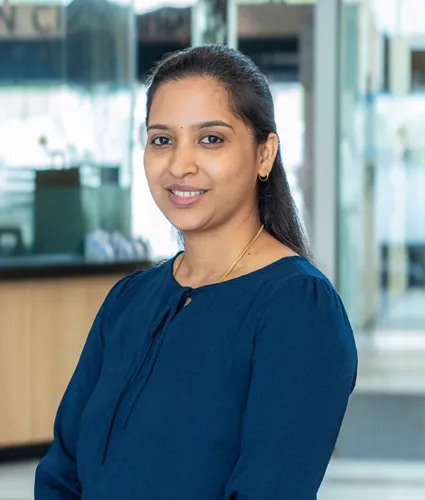 Dushyanthi headshot