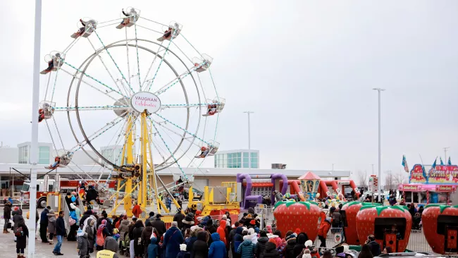 Ferris wheel outside at Vaughan Celebrates Winterfest 